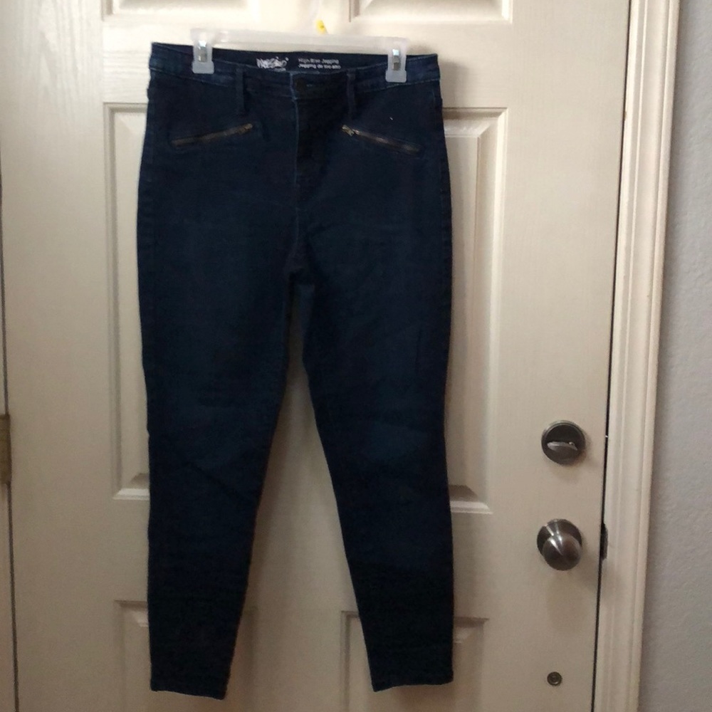 Dark wash jeggings